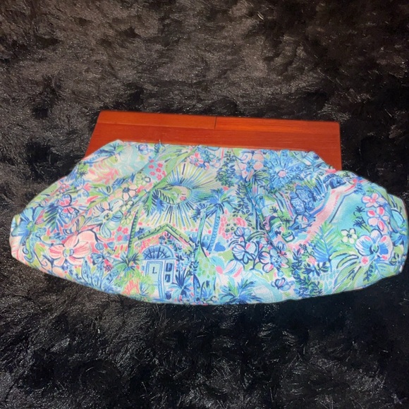Lilly Pulitzer limited edition purse - Picture 4 of 4